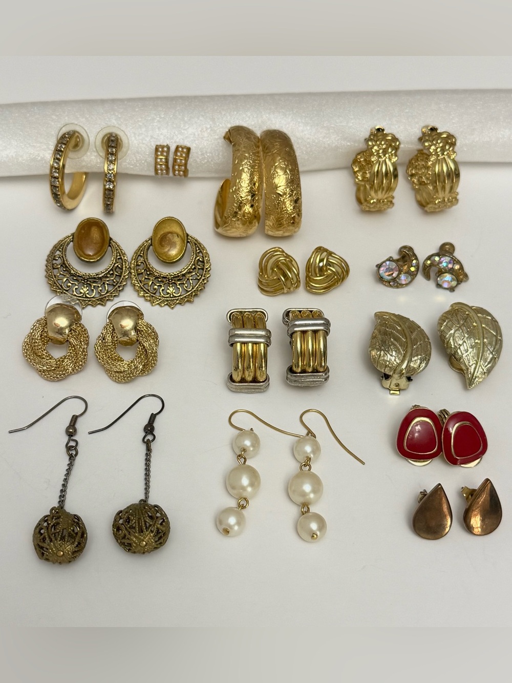 14-Pair Curated Vintage Gold Statement Earring Lot: Chunky 80s/90s Clips & drops